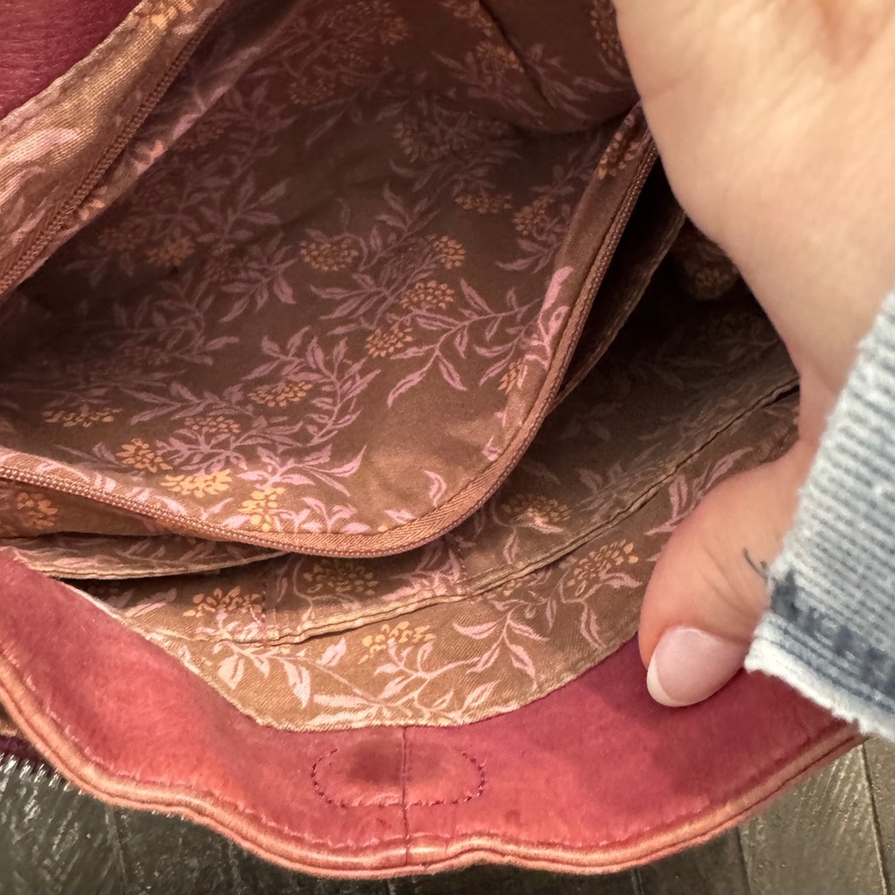 HOBO Red and Purple Crossbody Bag Practical Design - Picture 4 of 13